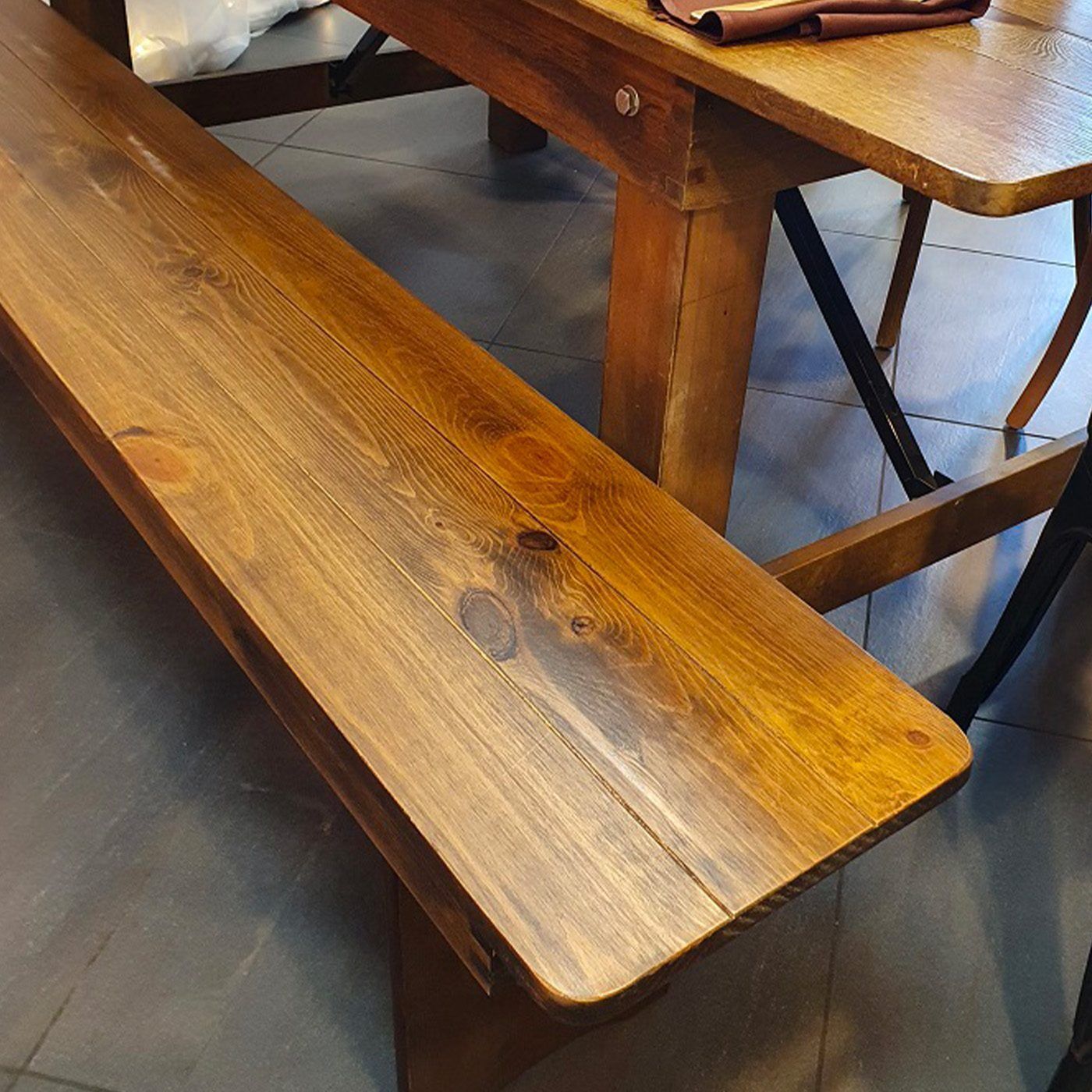 banc-bois-rustique-1-1.jpg Banc bois rustique 4/5 personnes – Image 1